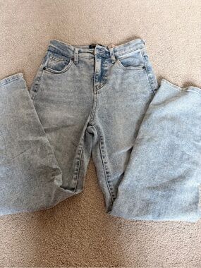 BCBGeneration High-Rise Light Blue Denim Mom Jeans